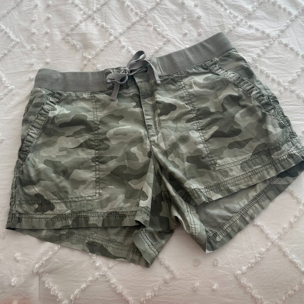 ANA Camo Shorts Size 12 Pull On Stretch Waist Casual Athleisure Comfy